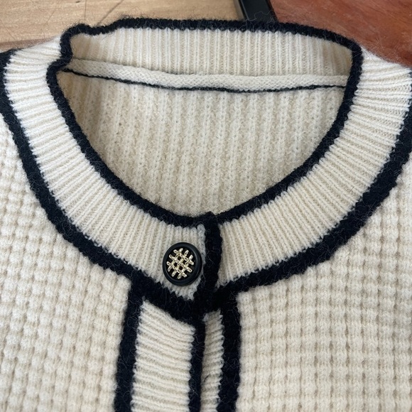 Knit Mix Sweaters - Picture 5 of 12